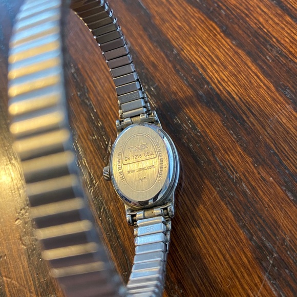 Women’s Timex Wrist Piece - Picture 2 of 2